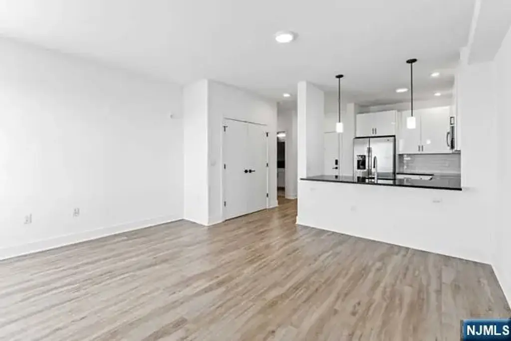 520 Cliff 221, Fairview