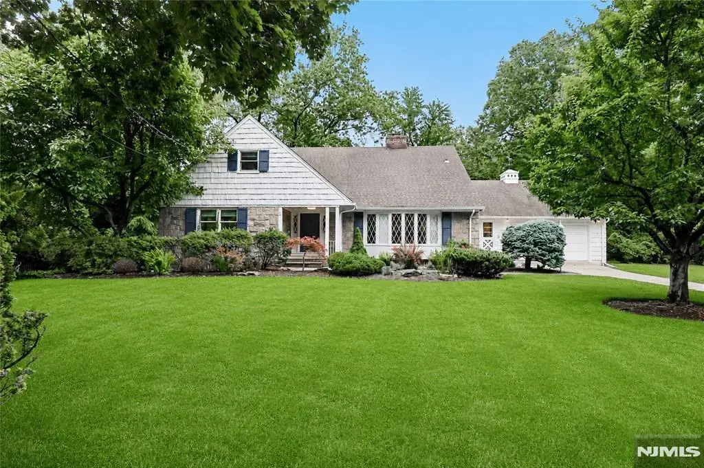 26 Glenwood, Tenafly