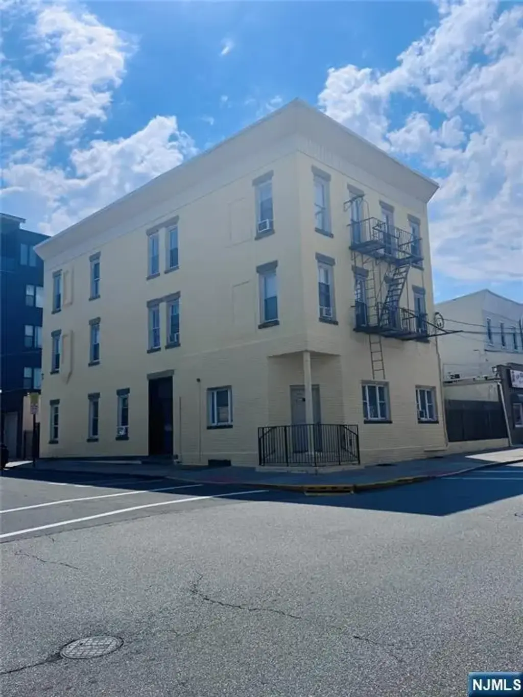 401 70th, Guttenberg