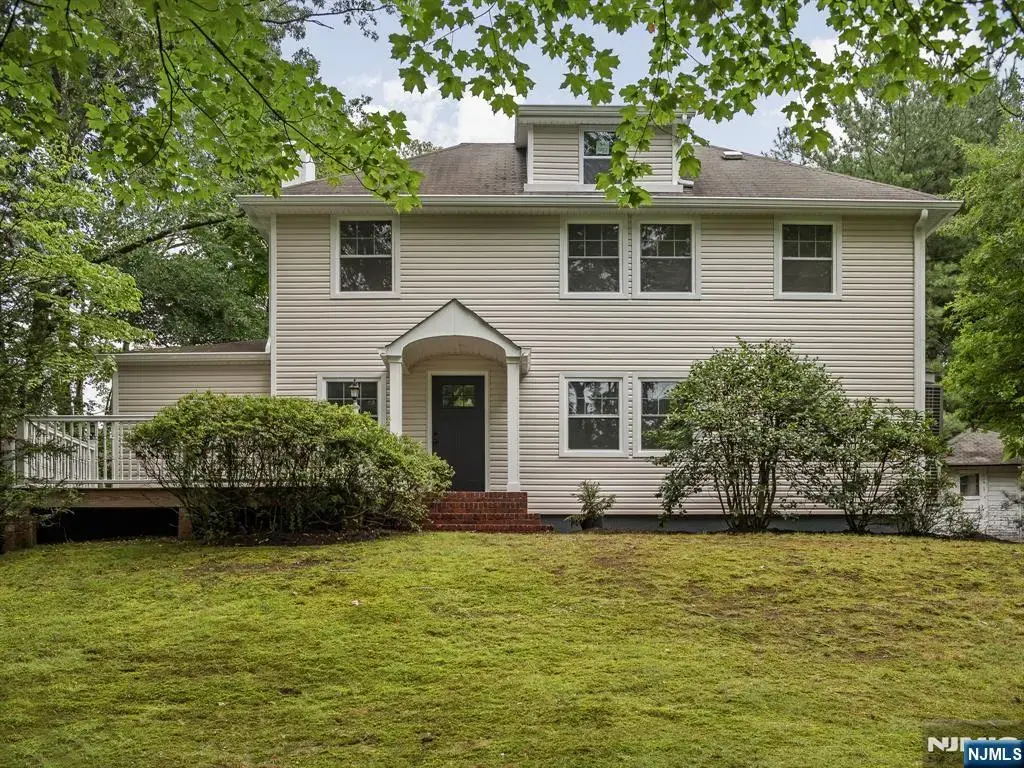 72 Fremont Avenue, Park Ridge