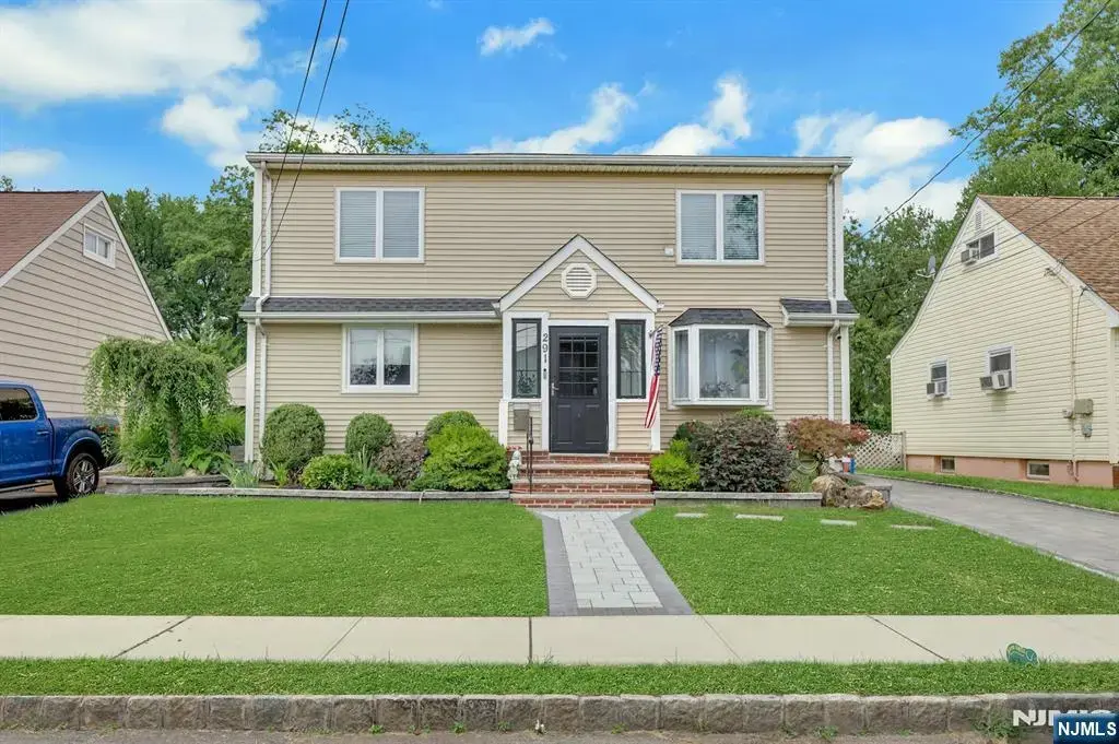 291 Fairway Avenue, Belleville