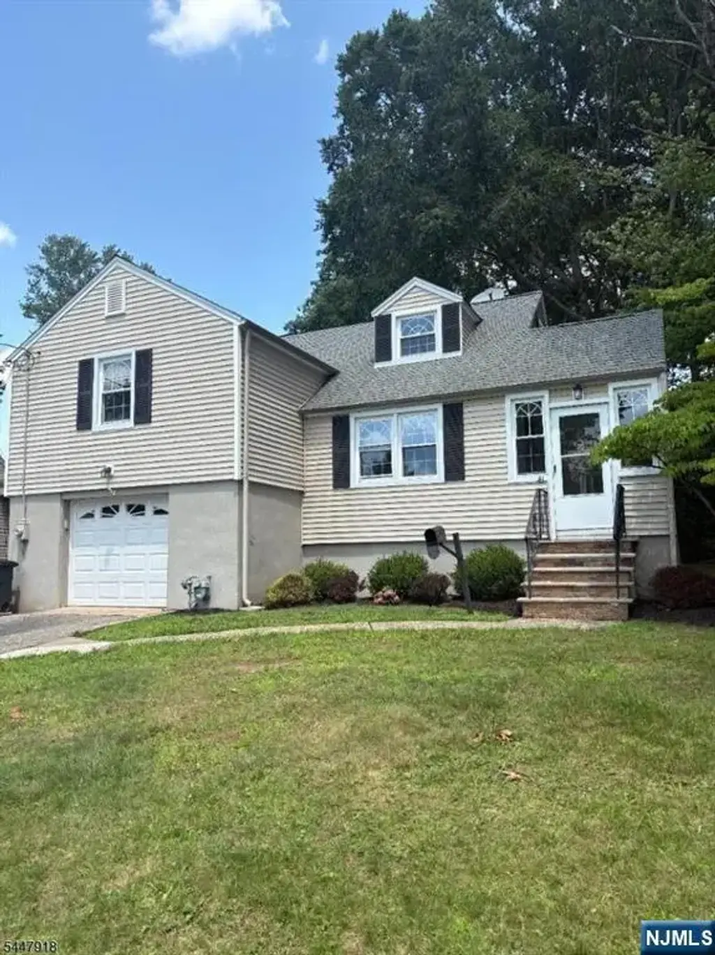 41 Beechwood, Florham Park Borough