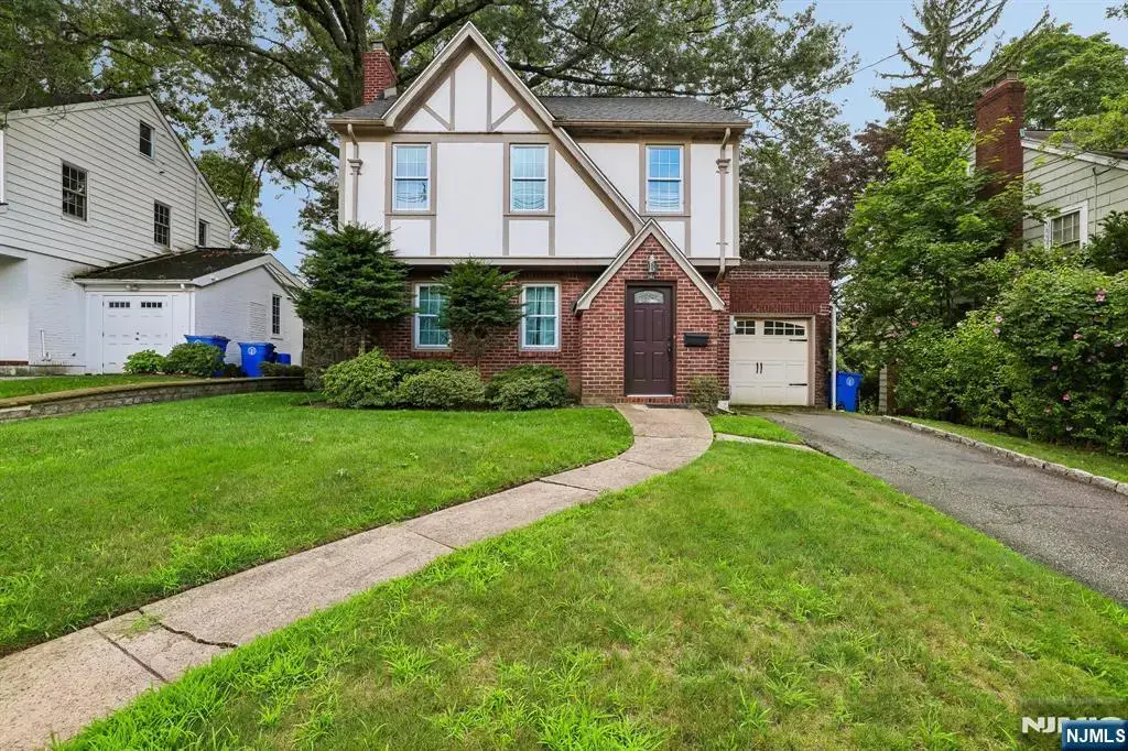 22 Elm Street, Tenafly