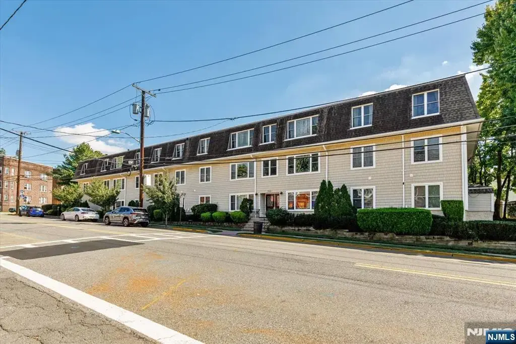 253 Park Avenue 307, Rutherford