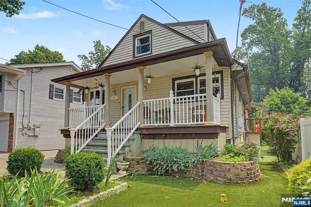 92 Blauvelt Avenue, Bergenfield
