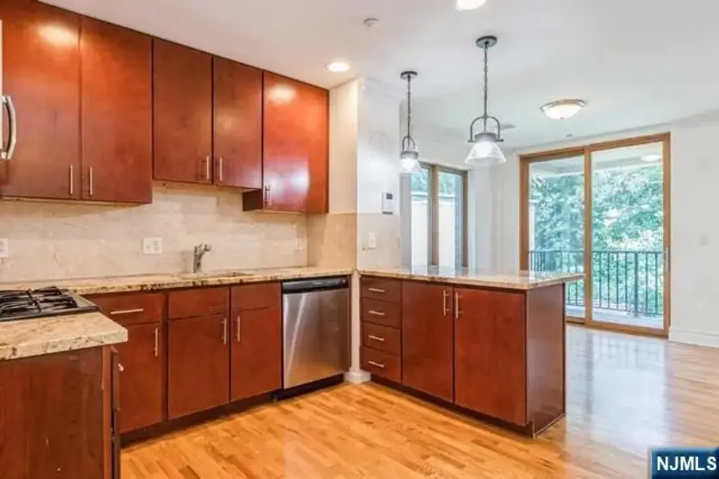 17 Meadow 310, Rutherford