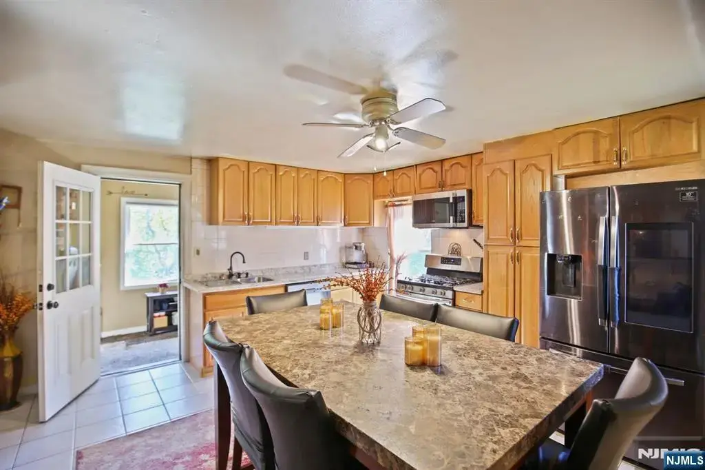 369 Queens Court, Ridgewood