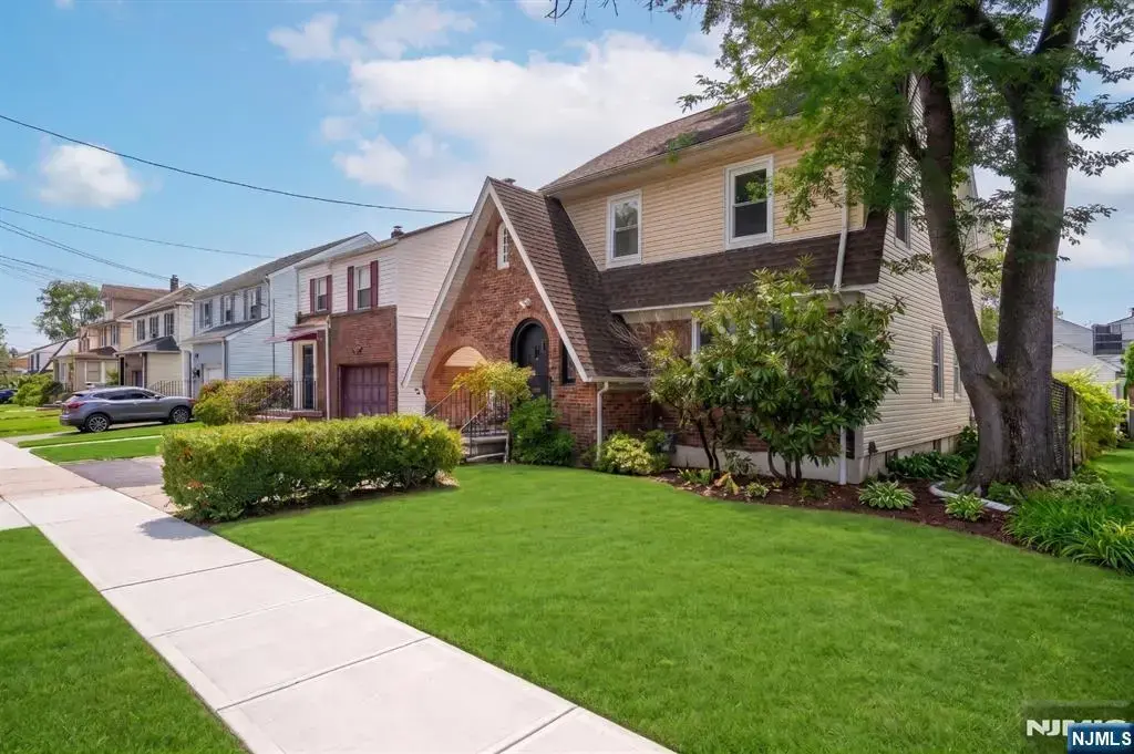 246 Belleview Terrace, Hillside
