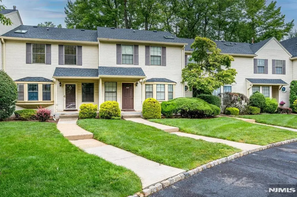 503 Timber Oaks Road 503, Edison