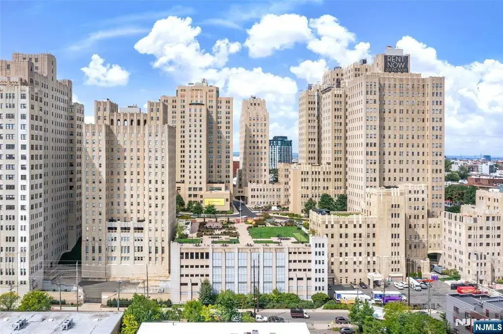 4 Beacon Way 1804, Jersey City