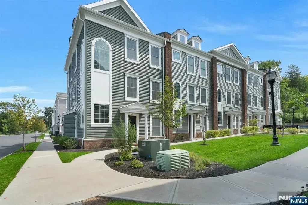 62 Parkside 1105, Teaneck