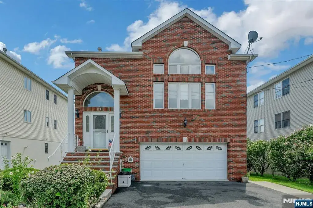 214 Van Buren Street, Lyndhurst