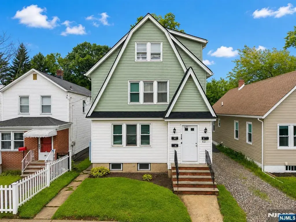 52 Thomas, Bloomfield