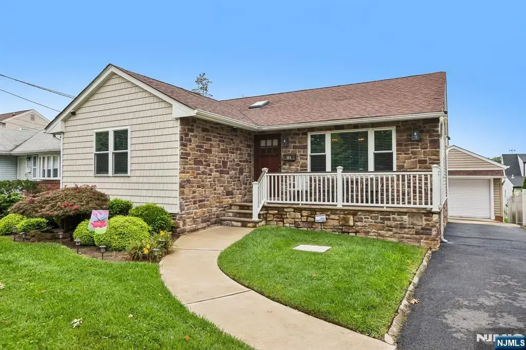 114 Hobart Avenue, Rutherford