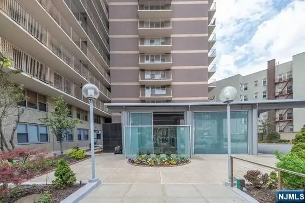 6040 Boulevard East 6f, West New York