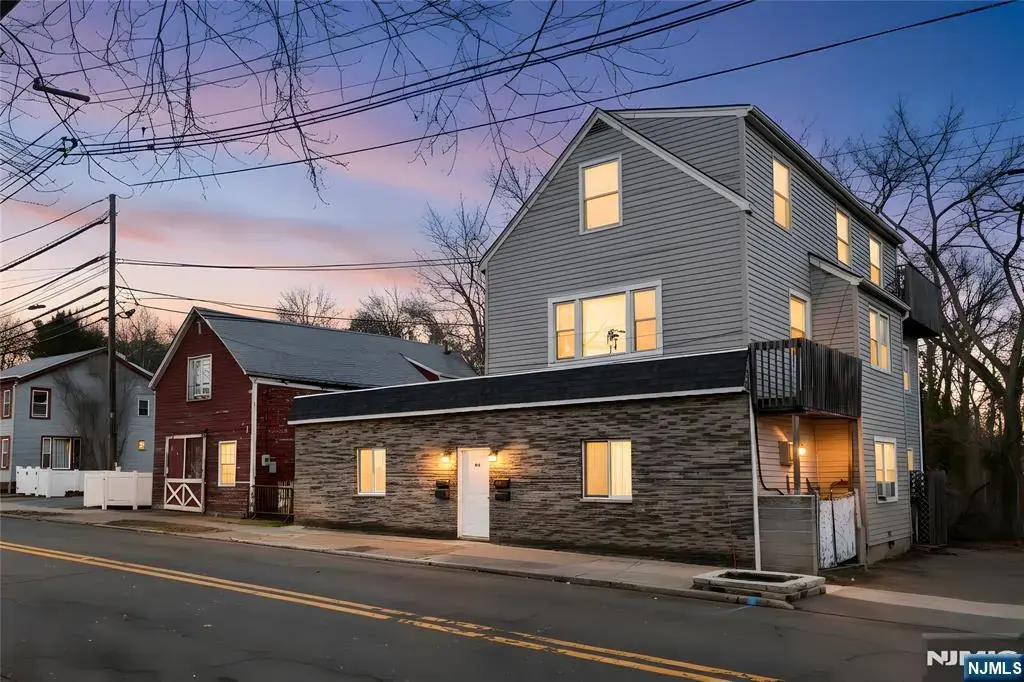 194 Saddle River Road, Saddle Brook