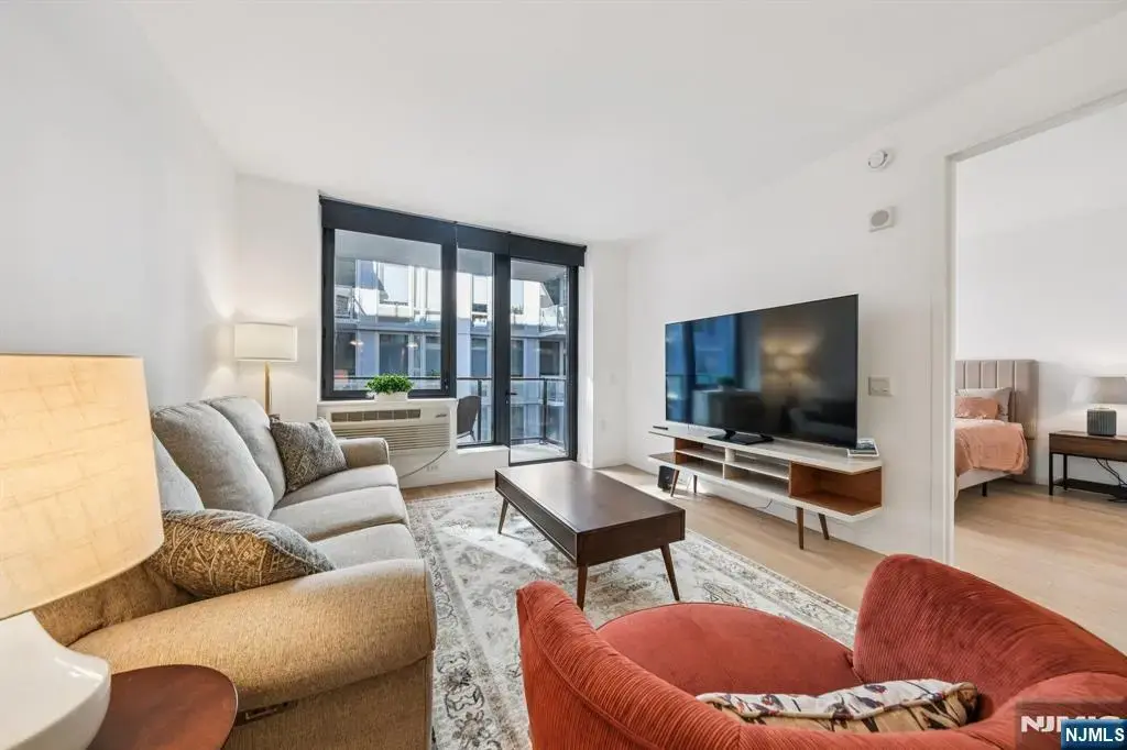 160 1st Street 1111, Jersey City