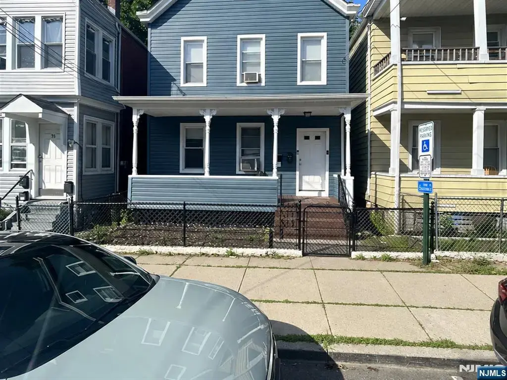 37 Lincoln Place, Clifton