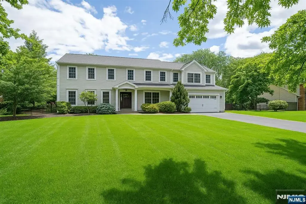 285 Dunham Place, Glen Rock