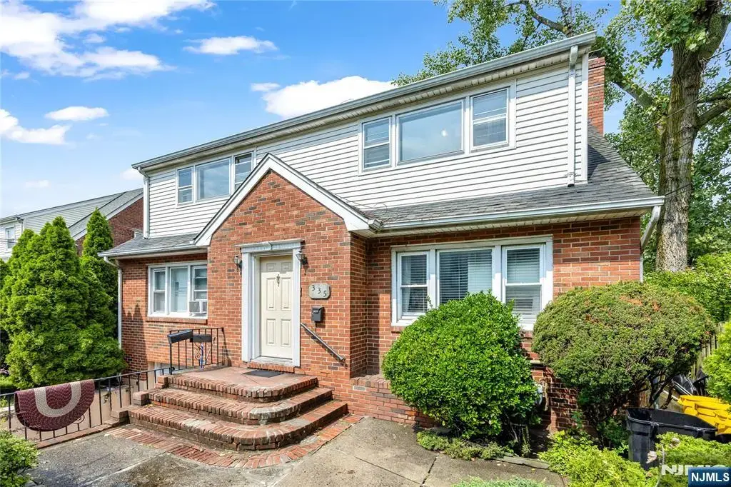 335 10th 2nd Fl., Palisades Park