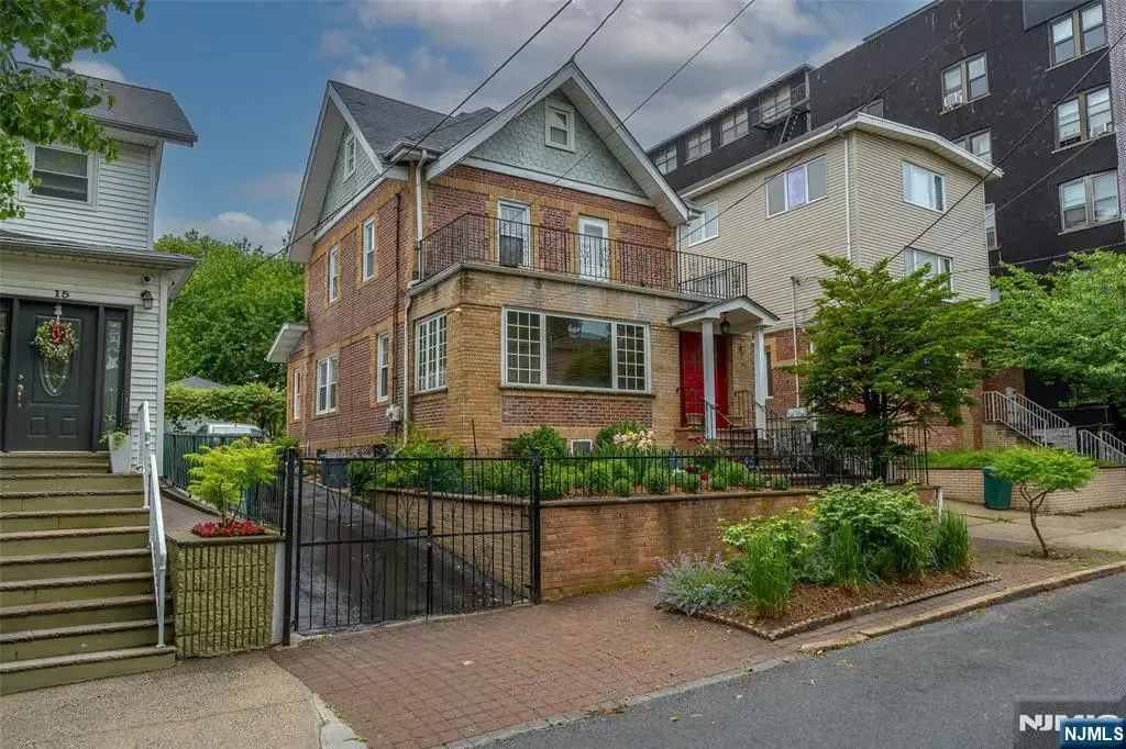 17 77th, North Bergen