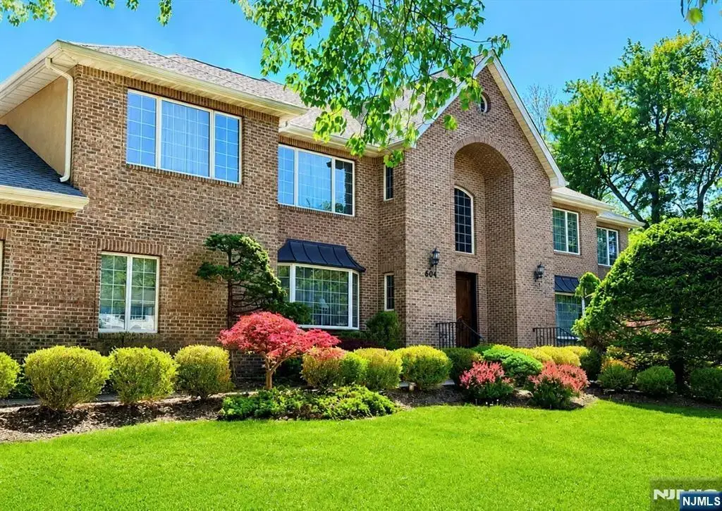 604 Grandview Terrace, Franklin Lakes