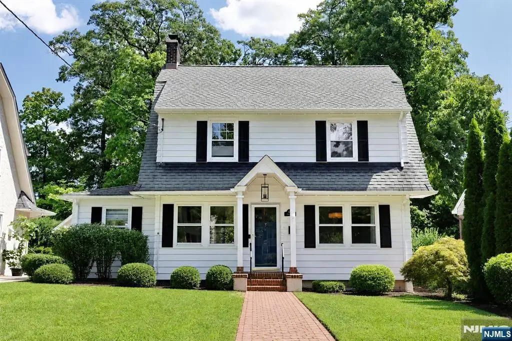 123 Glen Avenue, Glen Rock