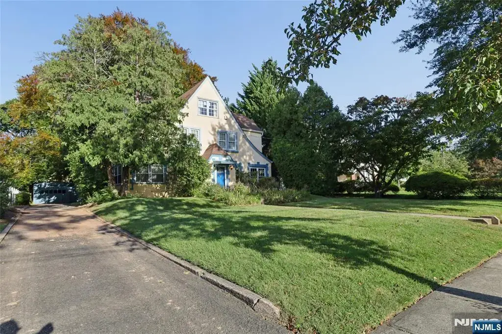 156 Cornell Avenue, Hawthorne