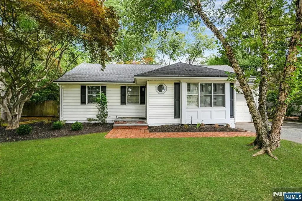 12 Leoson, Old Tappan