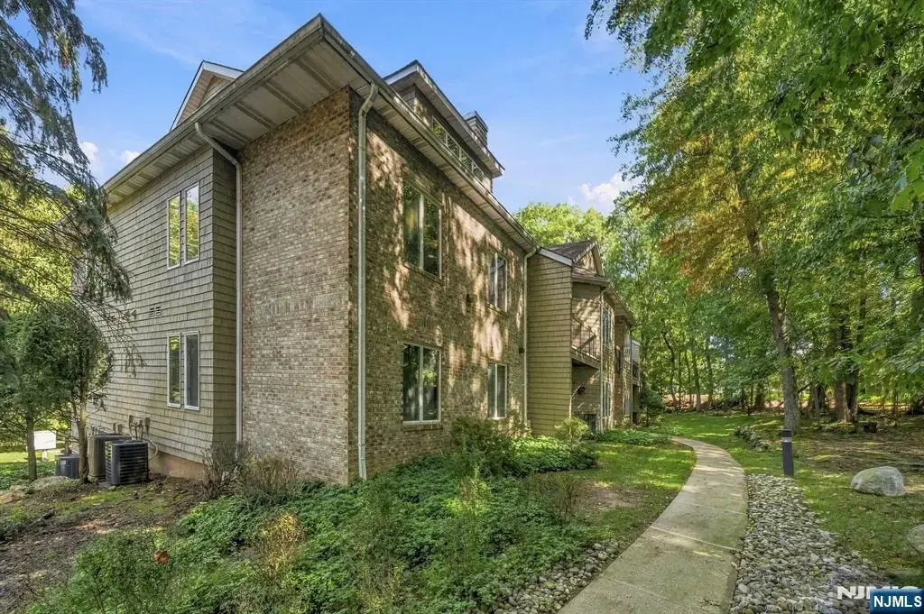2 Parkside Terrace 2a, Woodland Park