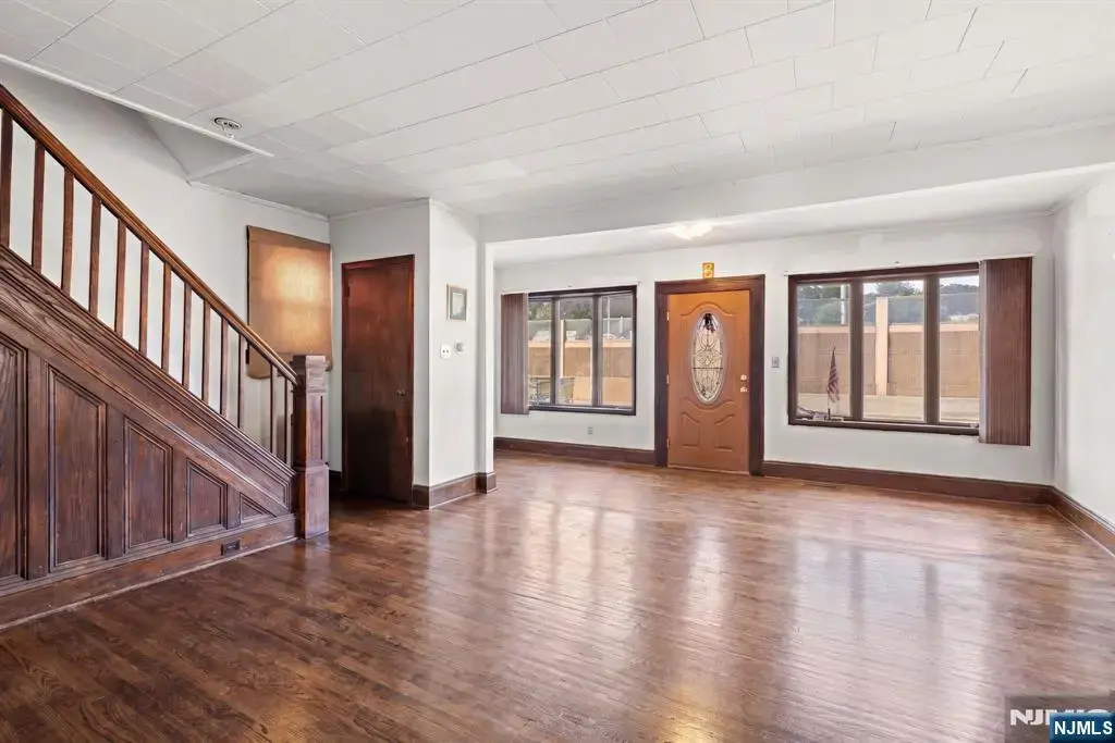 420 Rutherford Avenue, Lyndhurst