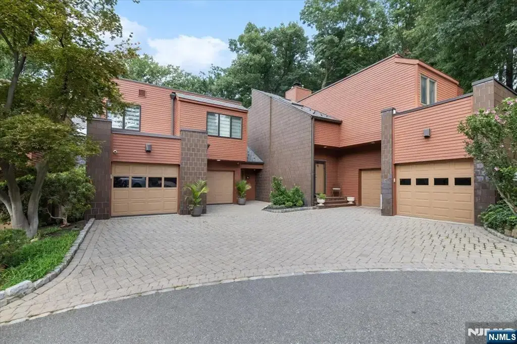 51 Old Quarry Road, Englewood