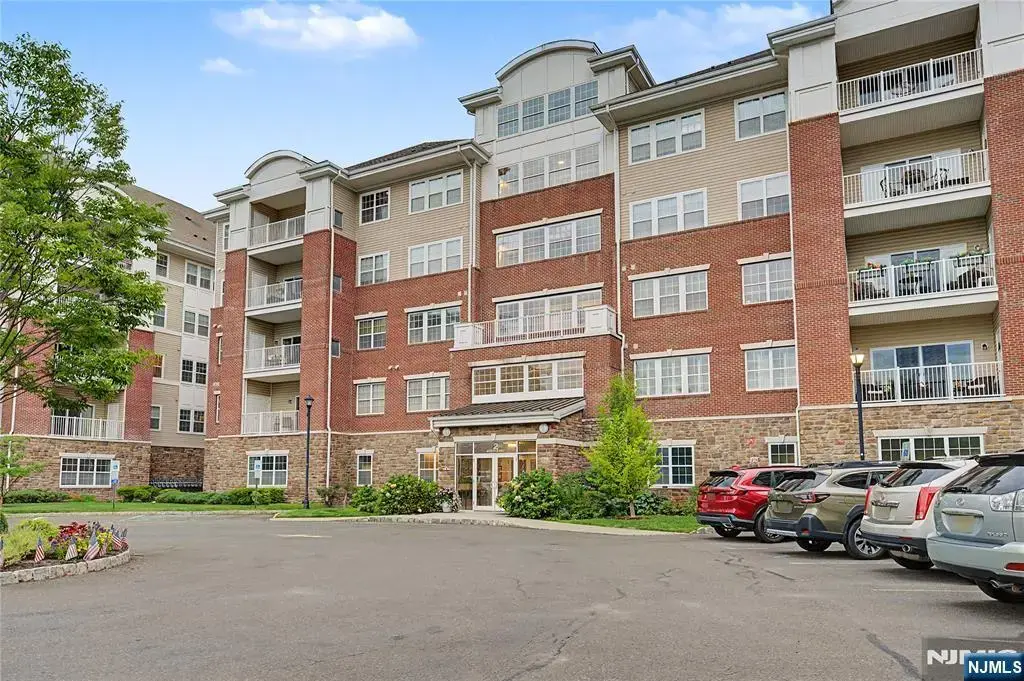 2116 Warrens Way, Wanaque