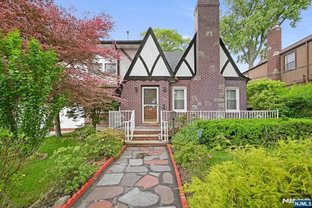 497 Oakdene Avenue, Ridgefield