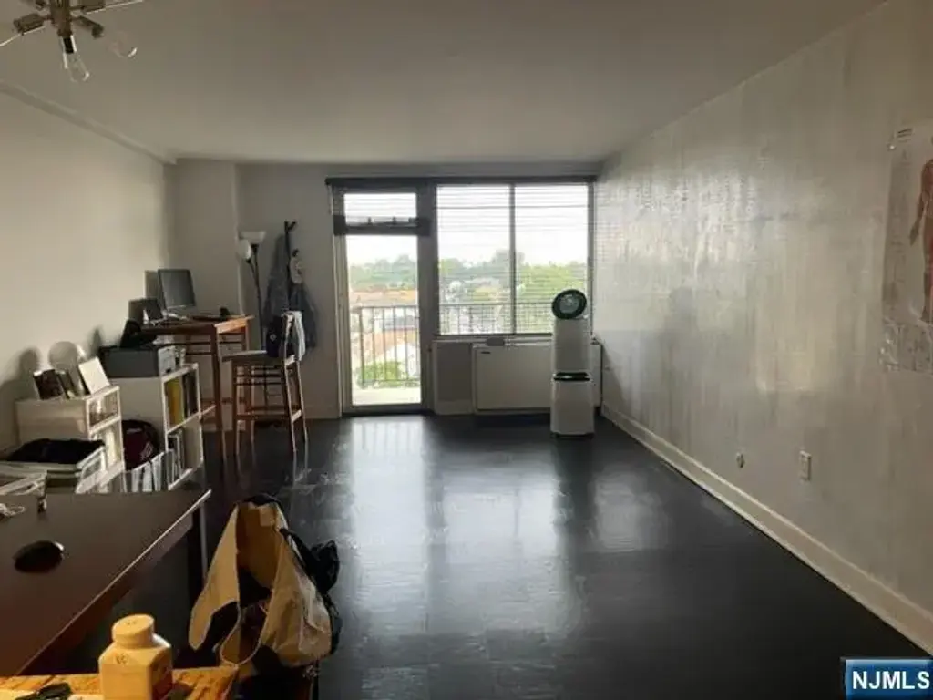 1 Wall 6d, Fort Lee