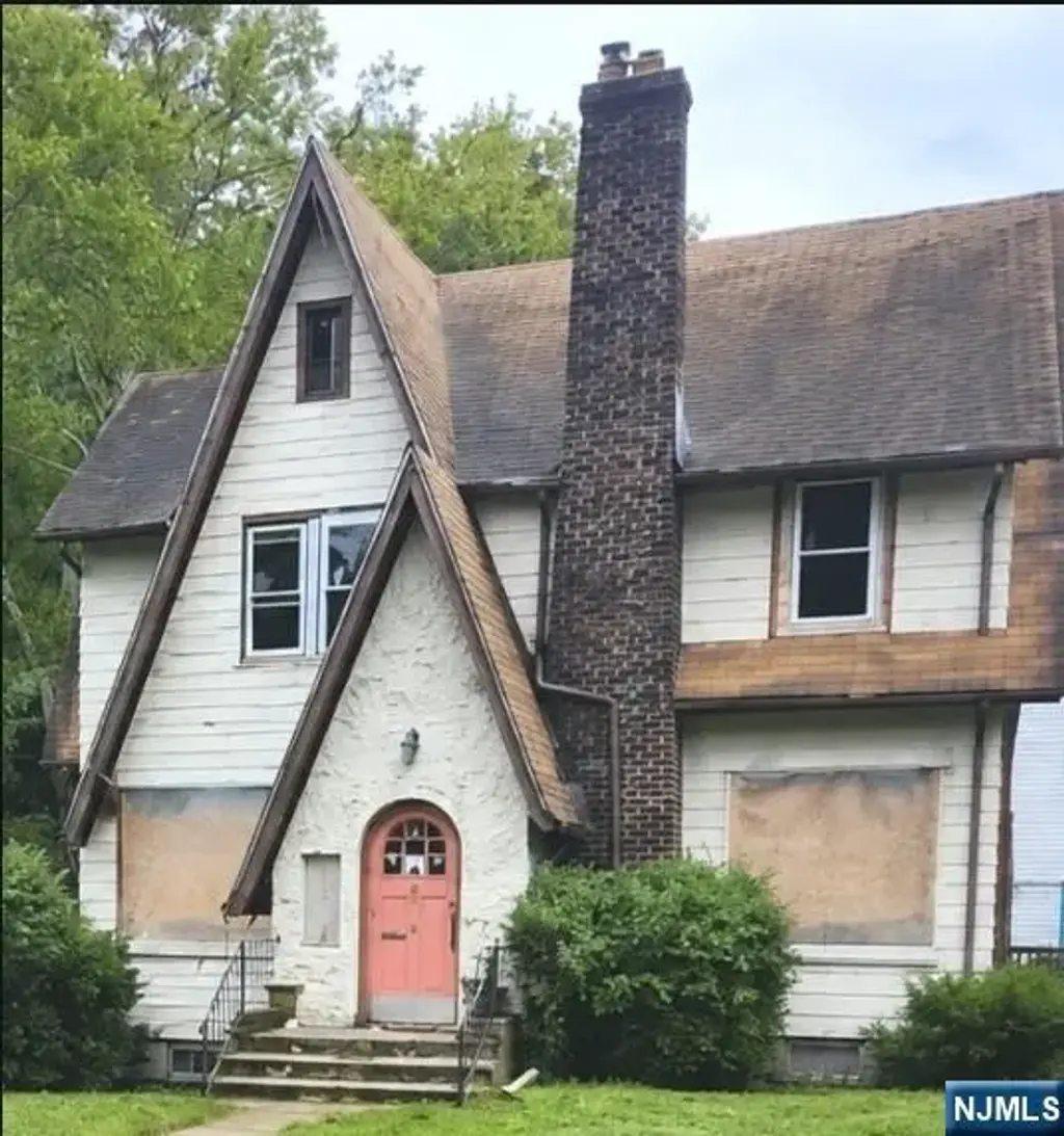 52 Hillside, West Orange