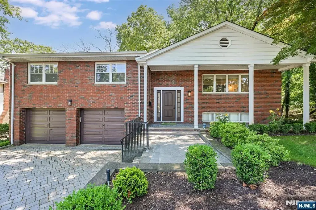 39 Hickory Street, Englewood Cliffs