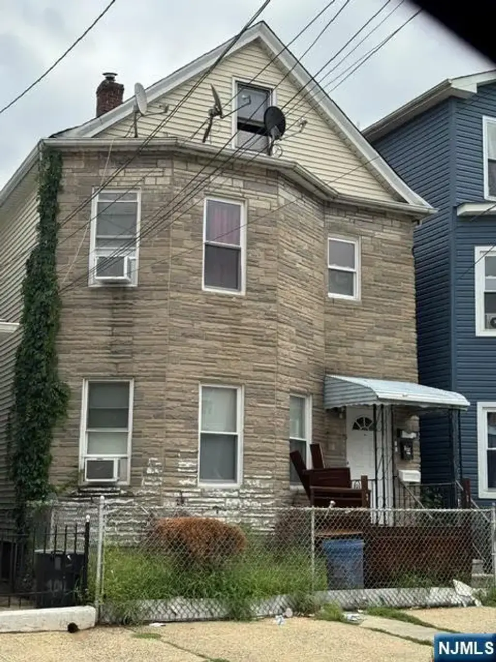 92 10th Street, Passaic