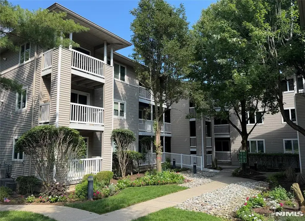 130 Orchard, Allendale