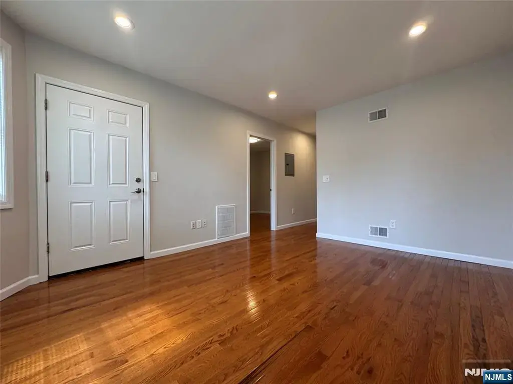 199 Maple, Wallington