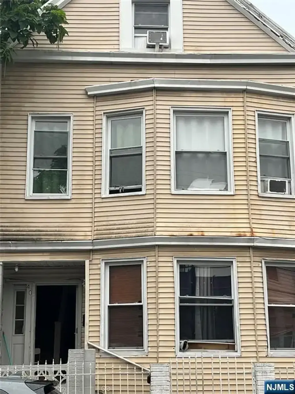 40 Arlington Avenue, Newark
