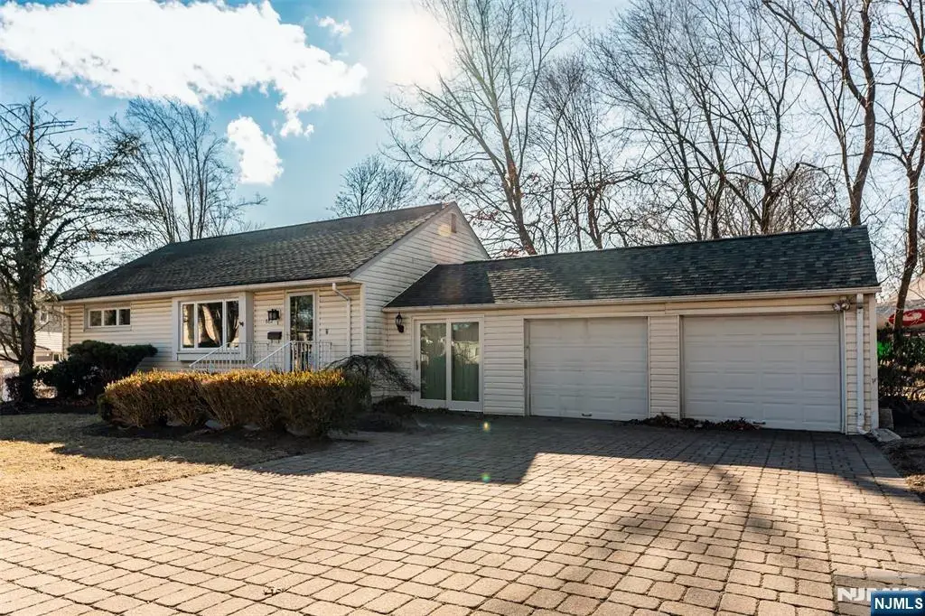 682 Sycamore, Paramus