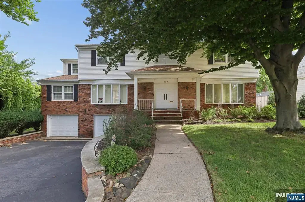 585 Churchill Road, Teaneck
