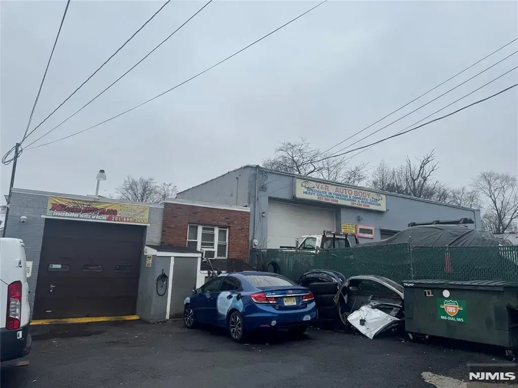 27 North Street, Bergenfield