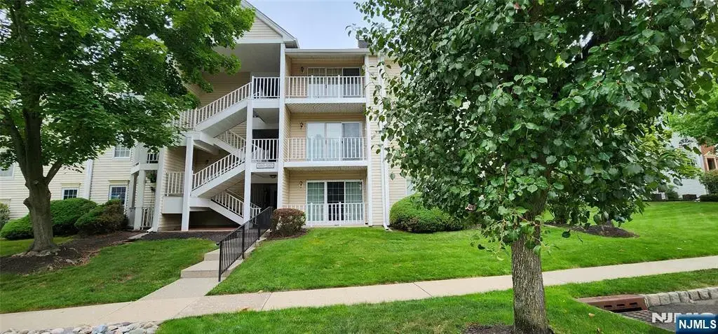 1265 Mulberry, Mahwah