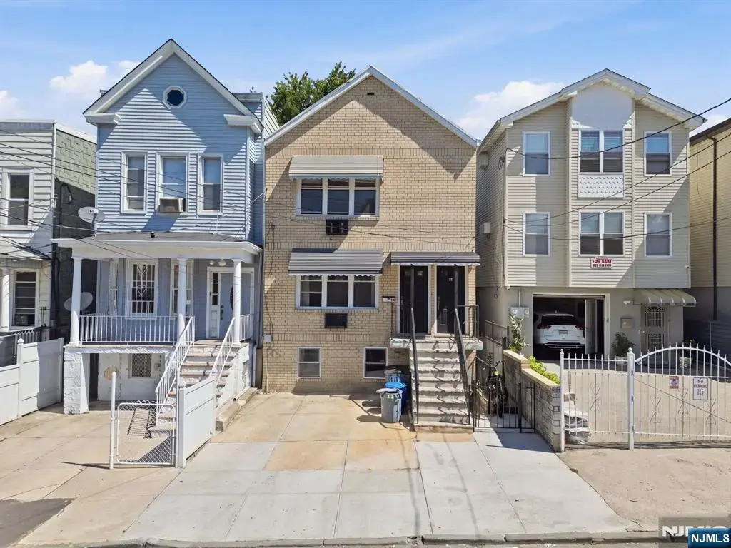84 Clendenny Avenue, Jersey City