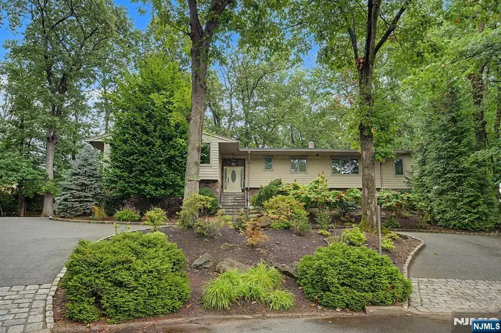 45 Oxford Drive, Tenafly