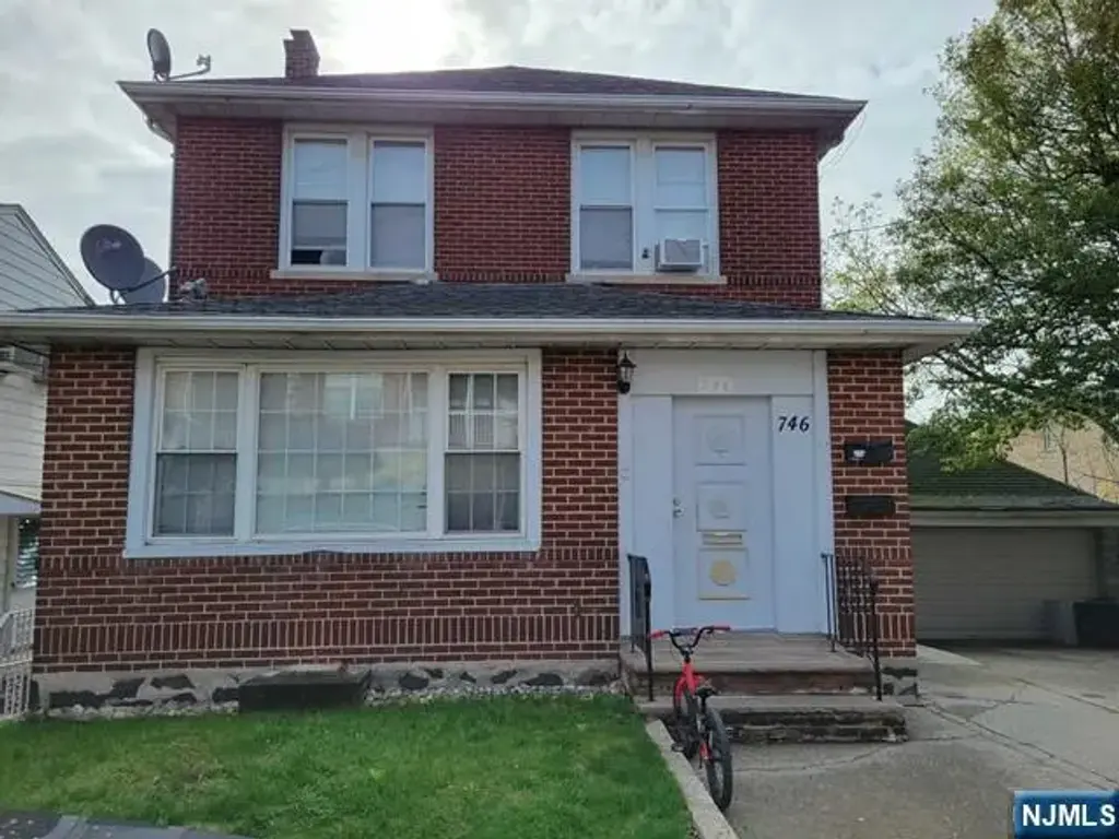 746 Kingsland 2nd Fl, Ridgefield