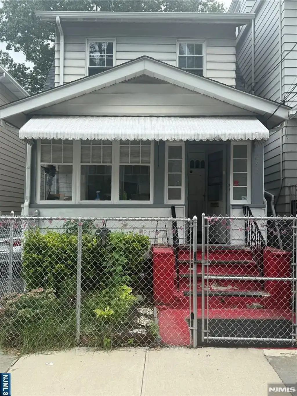 292 Smith Street, Newark