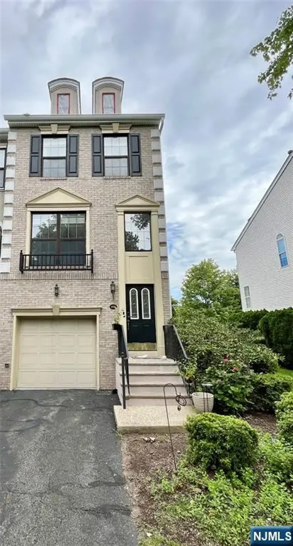 456 Hartford Drive 4057, Nutley